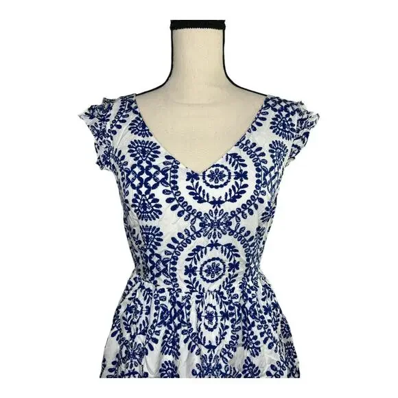 Cupshe Blue & White Ornate Flutter Sleeve V-Neck Mini Dress Size L - Picture 5 of 9